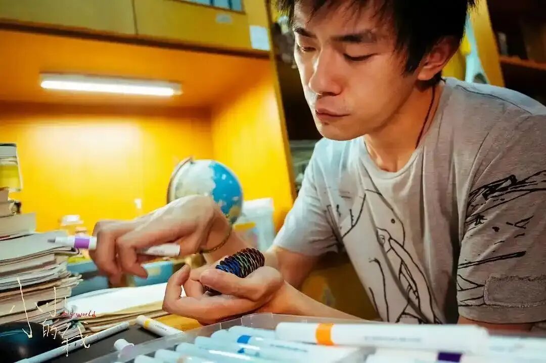 易烊千玺获金鸡奖最佳男主角奖