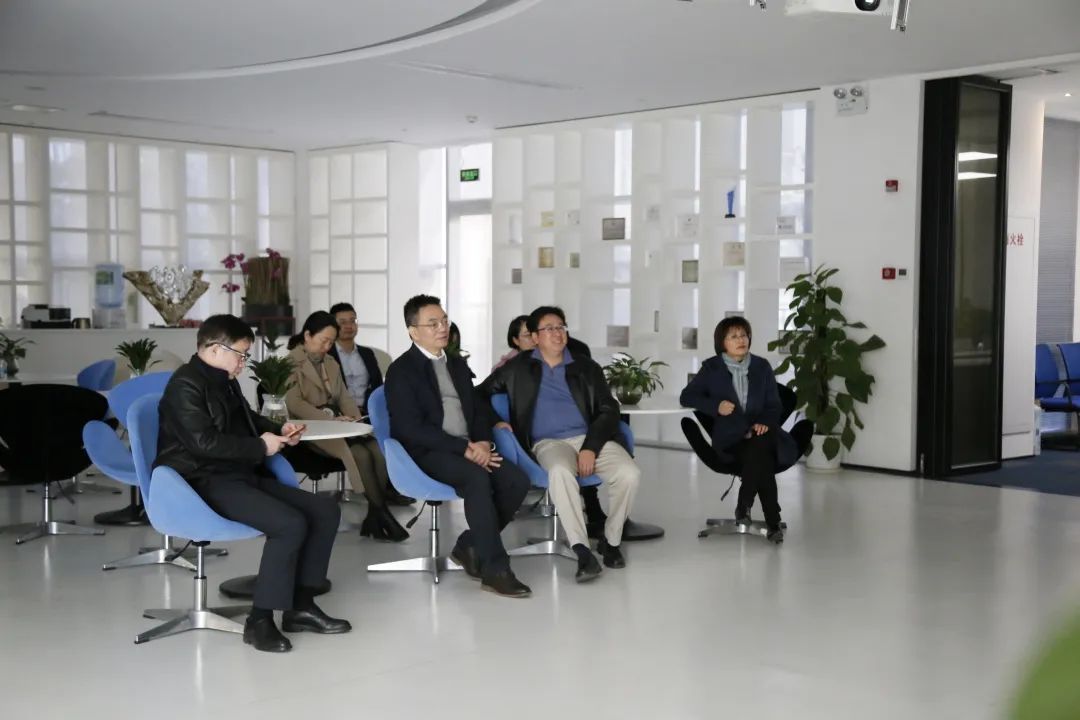 苏州市文广旅局党组副书记、副局长尤培东一行到蓝海彤翔调研-微信头条网 苏州市文广旅局党组副书记、副局长尤培东一行到蓝海彤翔调研
