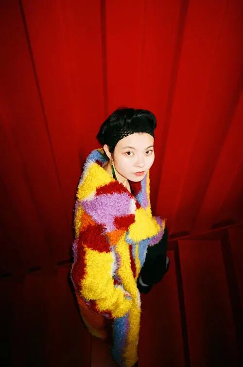 她是中国设计的未来？易烊千玺、王一博都是野生代言人：出道成名，她还有多少野心？