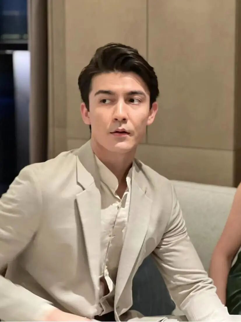 【男神】“北大杨洋”帅翻全网！一张神颜生图吸粉2000万：妈呀，我恋爱了（组图） - 21