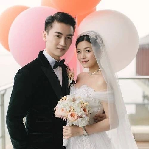 陈妍希和儿子小星星在瑞士游玩,孩子长得像陈晓,鼻子高挺很帅气