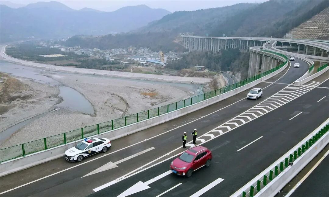 2023年12月29日,九绵高速平武至江油段建成通车试运行,至此,九绵高速