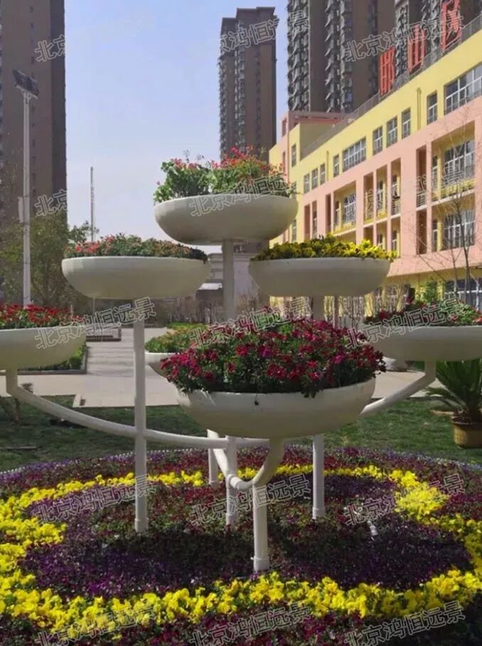 鲜花扮校鸿恒远景艺术花架入驻邯郸学校 北京鸿恒远景城市景观有限公司