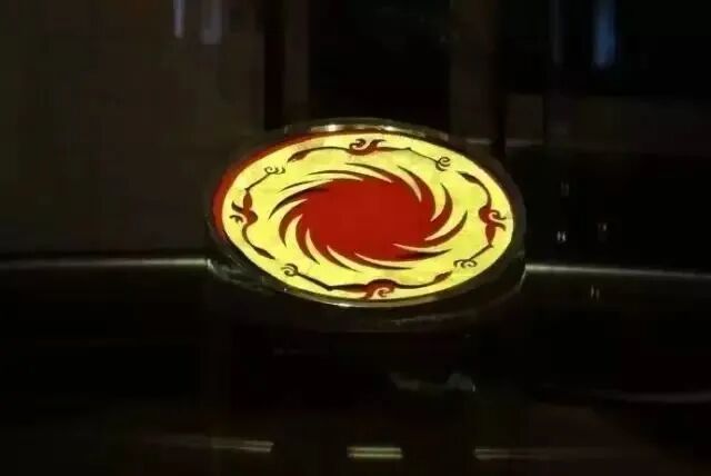 太阳神鸟金饰  四川金沙遗址博物馆