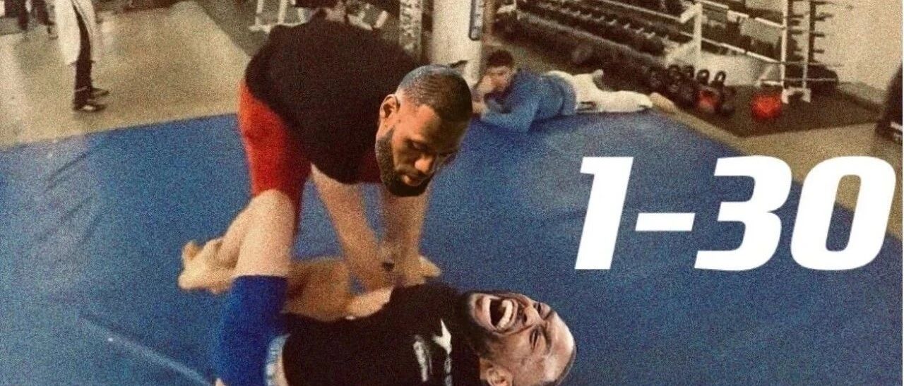 吃饭睡觉打沃克，詹先生平淡且枯燥的一天