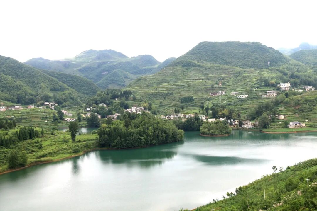 红旗水库水清岸绿