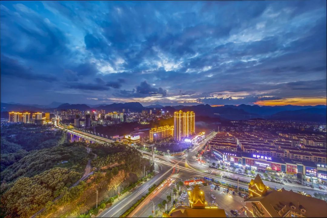 纳雍县城全景图图片