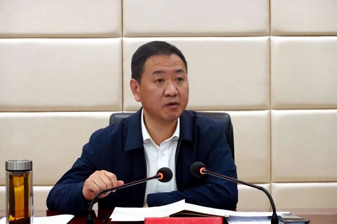 许晓鹏主持召开县委复工复产工作专题会议