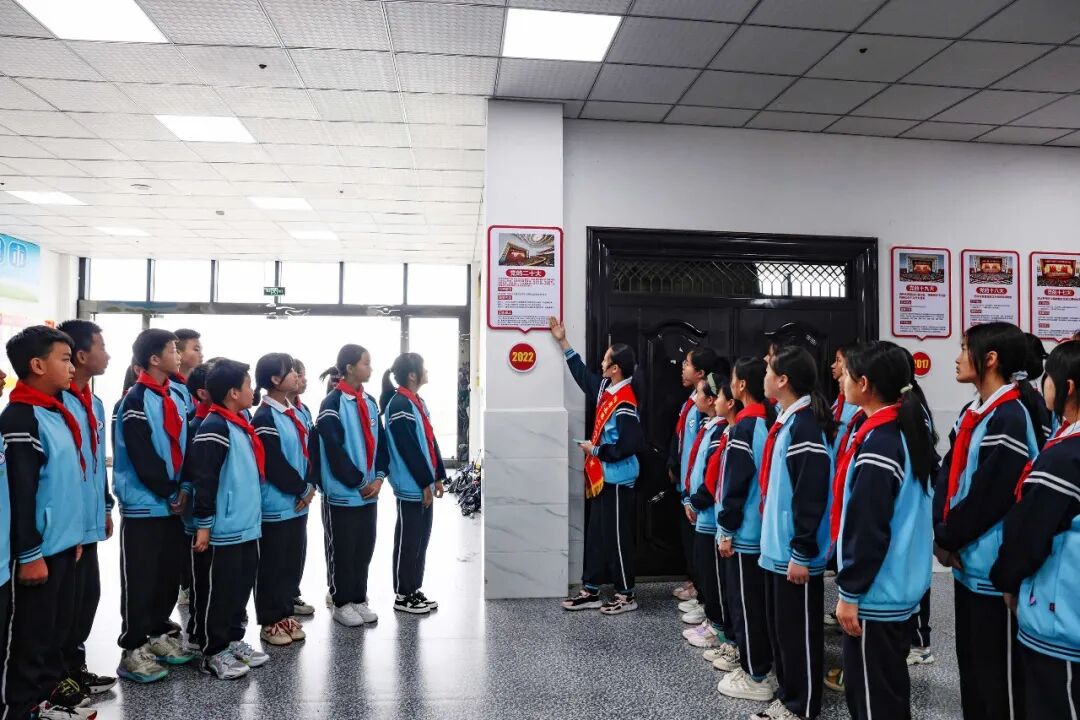 纳雍二中:讲好党的故事 传承红色基因