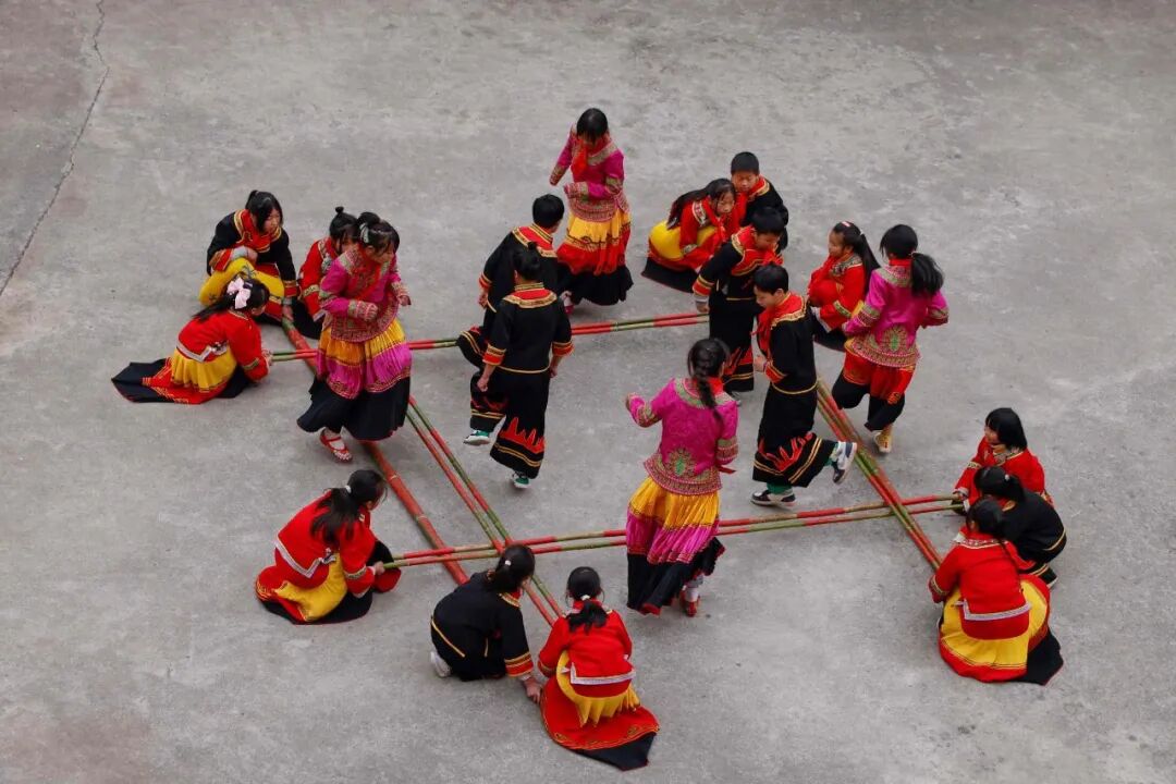 【铸魂行动】纳雍董地:"彝乡竹竿舞"舞出文化自信