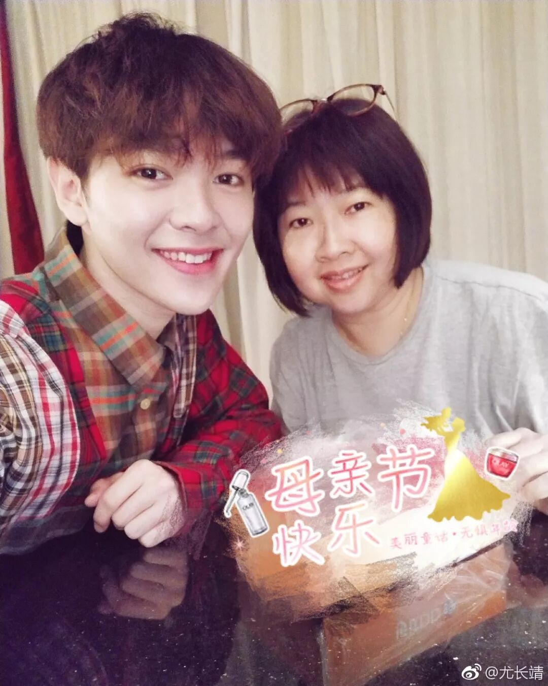 看了刘嘉玲林志玲吴亦凡妈妈照片终于知道他们为什么长得这么好看了