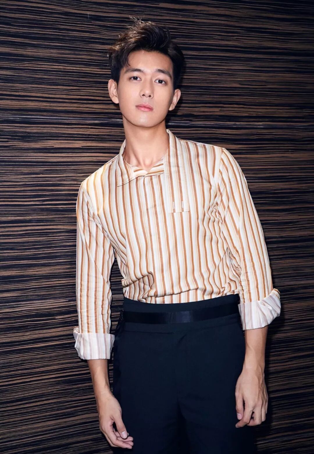 低调演戏认真生活忠犬系男友李现了解一下