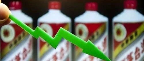 又崩了！"药茅"开盘跌停，“榨菜茅”继续放量大跌，真茅台半天暴跌900亿！冯柳重拳出手，4000亿巨头罕见涨停！