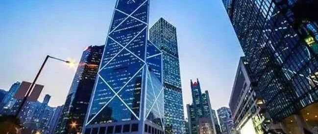 黑天鹅突袭！安以轩老公被捕，这家公司暴跌30%！巨头重磅消息，A50突然飙升！美团暴涨750亿，互联网科技股集体沸腾了！