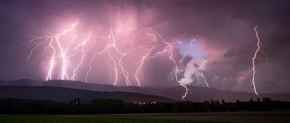 炸雷！巨亏50%，股神首次押注这里就“栽了”！紧急寻人！两名确诊病例曾多次在一食堂用餐！虎年首虎，李国华被查！