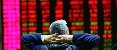 发生了什么？900亿龙头闪崩跌停，万亿平安突然狂涨！更有煤炭股大反攻：多股涨停，市场风格又变了？