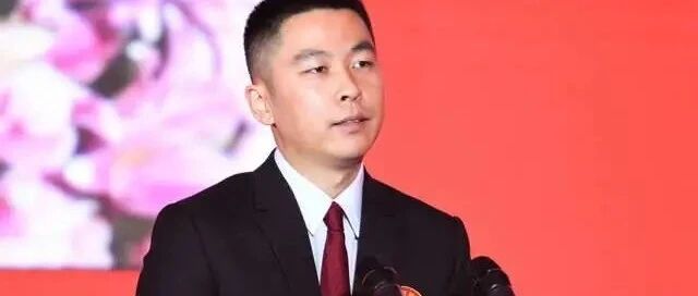 震惊A股！32岁清华毕业生继承300亿家产，姐姐曾是江苏女首富