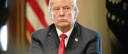 突发！特朗普下狠手，4000亿巨头暴跌10%！央妈放大招，突然端上2000亿“麻辣粉“，金融股大爆发！外资狂加仓A股80亿