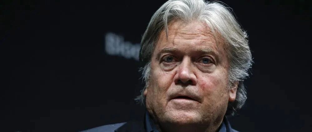 突发！特朗普前顾问班农被逮捕，疯狂反华的前"白宫师爷"