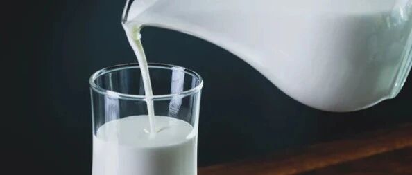 榨菜、酱油刷屏A股！牛奶也火了：2500亿"大白马"突然拉涨停…