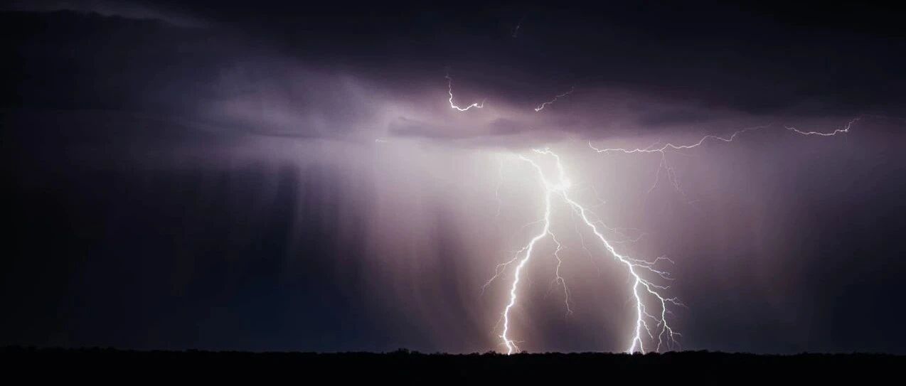 刚刚，美股又崩了！道指盘中跳水900点，纳指一度暴跌5%，苹果特斯拉最多挫超8%！关键数据出炉，特朗普狂赞：比预期好太多！