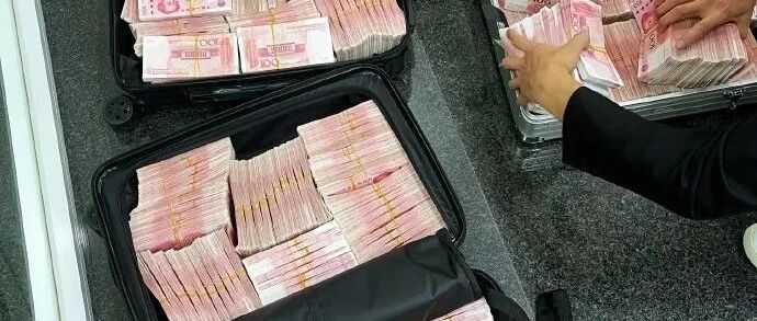 爽文情节！微博百万大V，怒怼上海银行！服务太差，一气之下取现金500万，点钞就要两小时...网友：见世面了