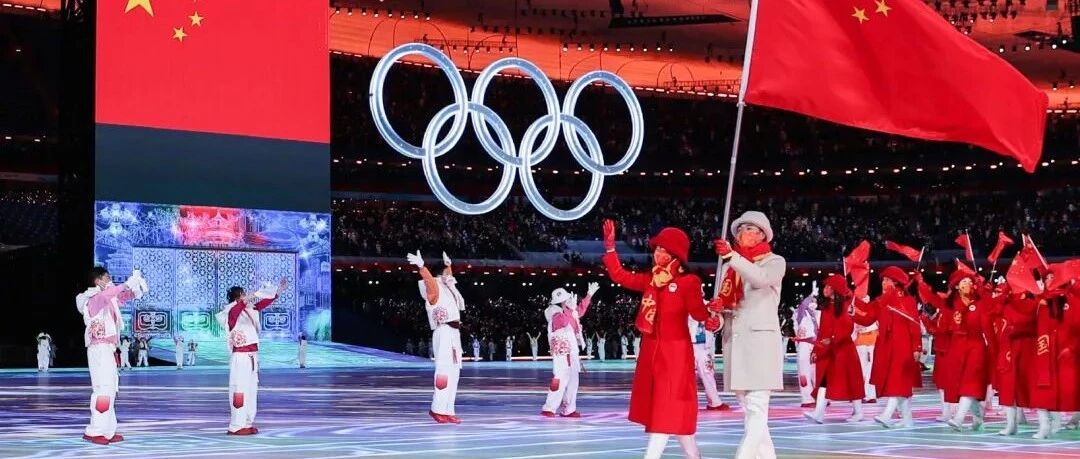 刷爆了！万万没想到，冬奥开幕式羽绒服火了！各国都穿什么牌子？美股科技巨头，刚刚暴涨1万亿！汽车龙头却崩了