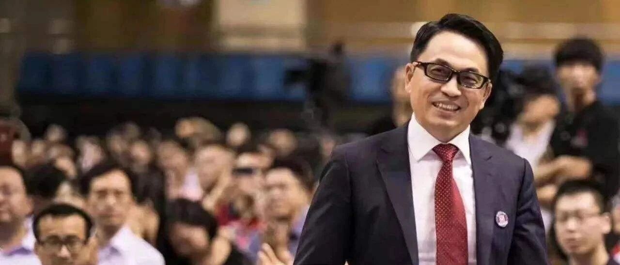 太疯狂！高瓴彻底引爆，光伏巨头冲击涨停！张磊笑了，一把暴赚35亿，更有7000亿“巨无霸”创业板来了！这只股闪崩80%，咋回事？