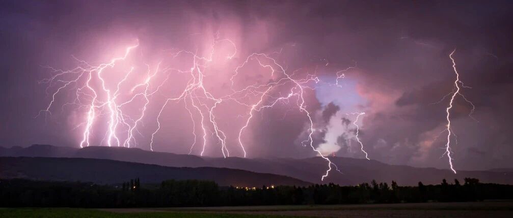 8万股民无眠！刚刚，又一大牛股要退市！暴跌98%，340亿灰飞烟灭！网友：踩雷两退市股，已哭晕在厕所！这些股也危险了