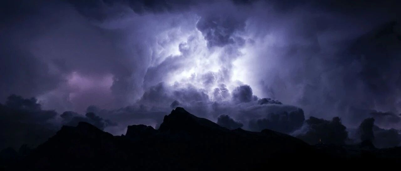 全球惊魂！欧洲股市突然狂跌3%，美股期货重挫2%，恐慌指数大幅飙升…发生了什么？