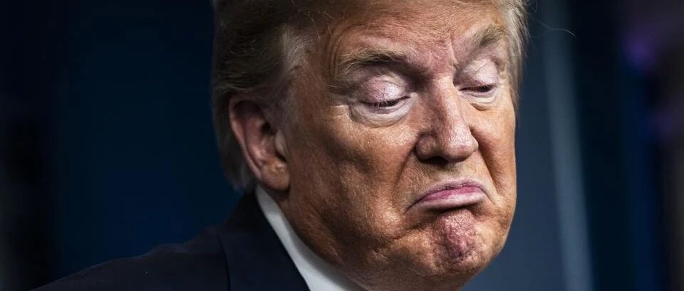 全球炸锅！特朗普夫妇确诊新冠，全球市场闪崩！美股期指直线暴跌，A50%大跌2.5%，原油也崩了...