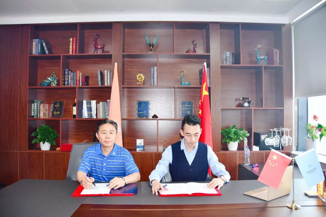 热烈祝贺梵斯汀珠宝北京市丰台区旗舰店成功签约！