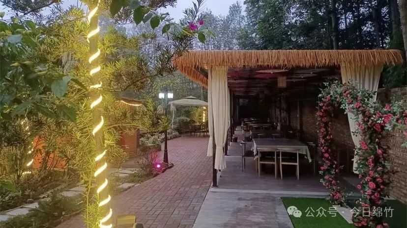 三箭水农庄99地址:麓棠镇绵土路居品休闲山庄西侧96电话