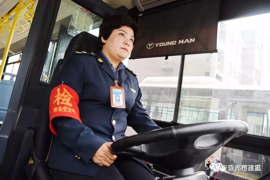 【献给三•八妇女节】《女人，就是春天里的一棵树》/布建忠|朗诵：吴秀年