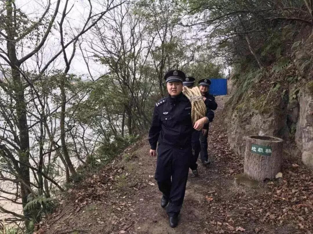 �οͳ���·������ɽ ��̶�񾯼��Ѿ�ð�����