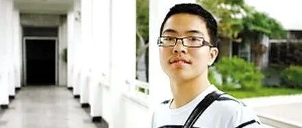 755字的高考满分作文，30字老师不认识，阅卷组长写下2000字注释才明白！