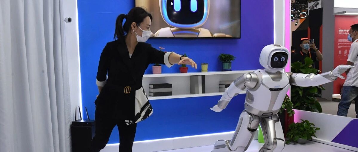 袁岚峰呼吁加强中小学科学教育​ | 中国日报