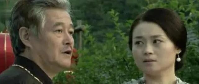 关婷娜开直播对娇娇爆粗口！我和赵本山老师之间，是清清白白的