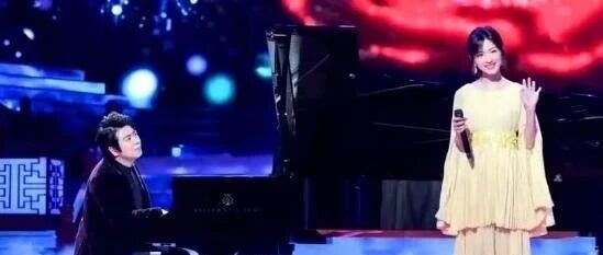 万茜是真的红透半边天！7个春晚节目都有她的身影