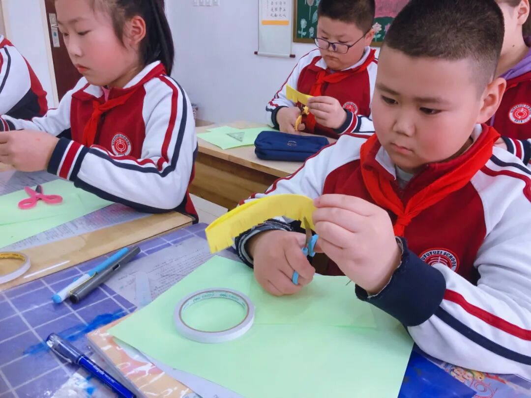 夫子学校小学部制作小花