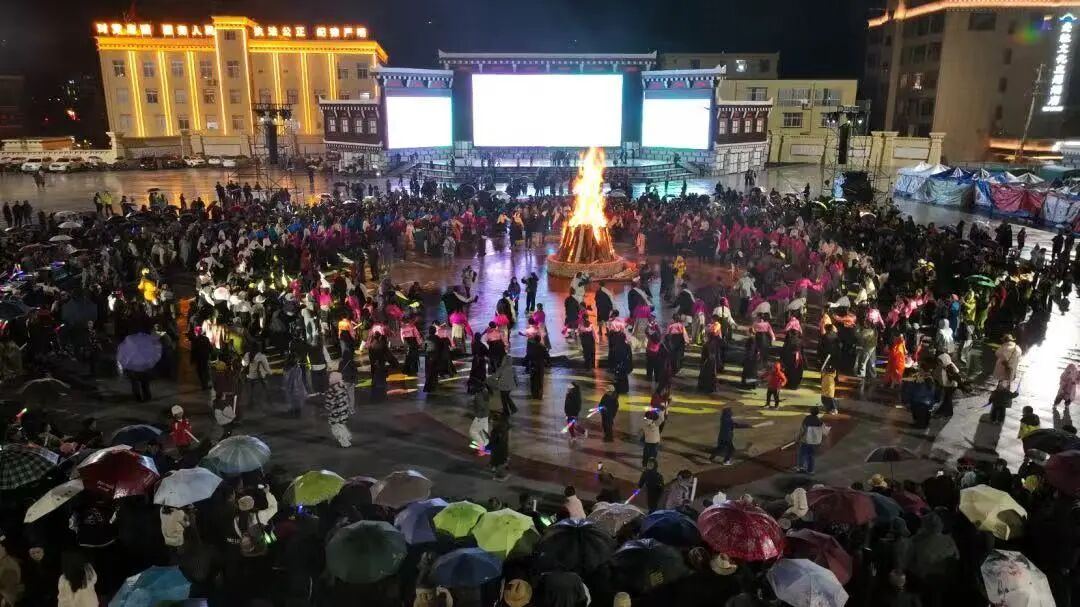 རང་ཁུལ་གྱི་དུས་ཆེན་འདི་རྟའུ་རྫོང་དུ་འཚོག་རྒྱུ་རེད།