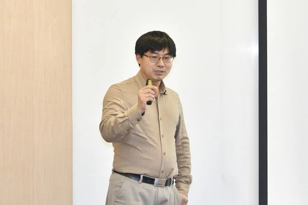 南开大学刘遵峰教授应邀来作学术报告并交流