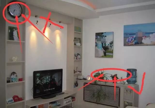 进门不见钟什么意思？为什么进门不能看到钟？