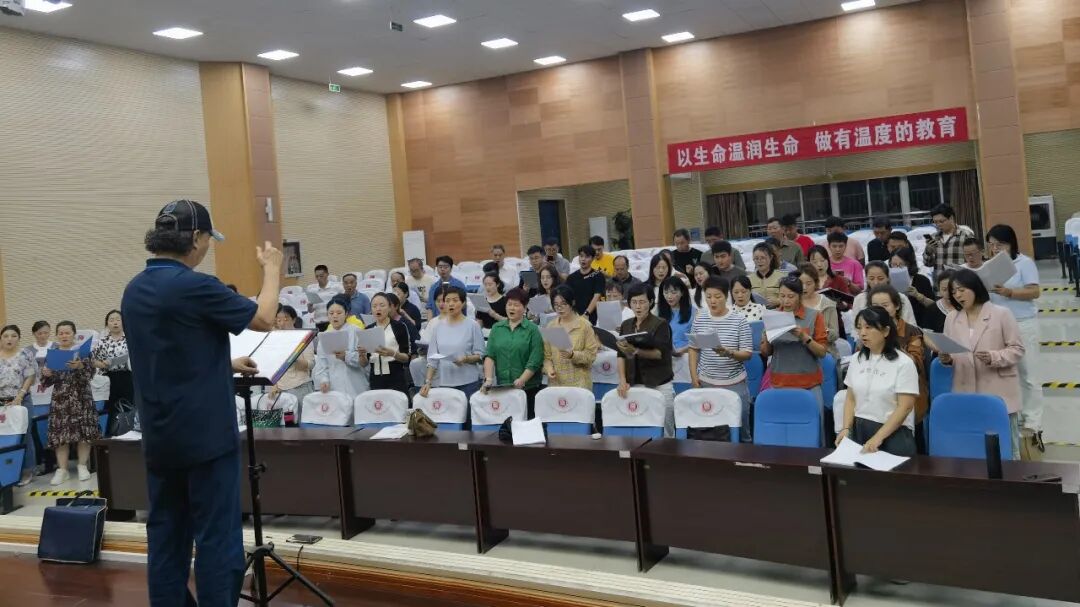 时光回响：贵阳市教师合唱团献给教育的三十年乐章！