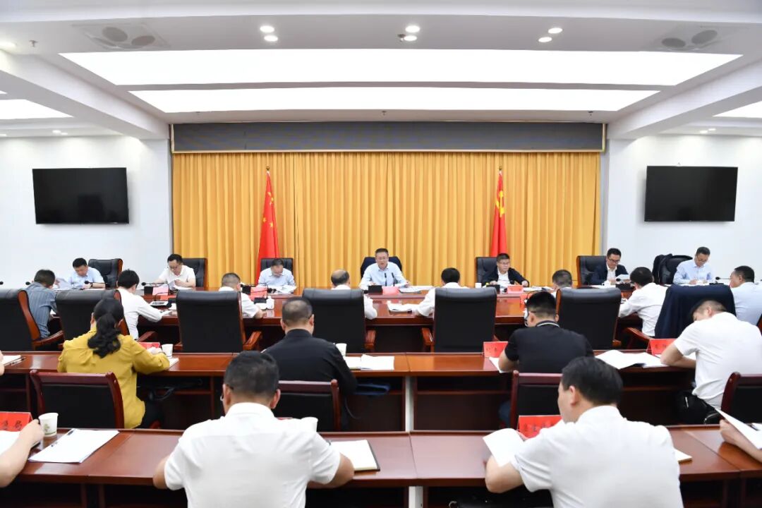 李睿在务川自治县调研