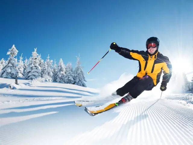 江西铜鼓滑雪图片
