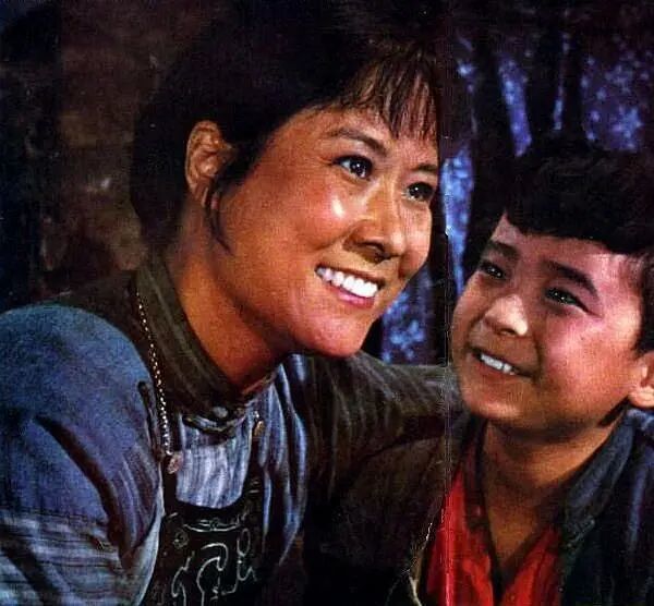 红色电影|红星闪闪放光彩——《闪闪的红星》