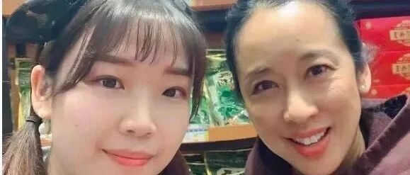 朱玲玲逛街被拍，穿卫衣套羽绒背心，是老人打扮但也很漂亮时髦！