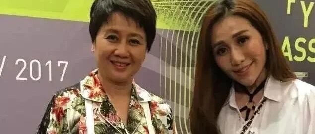 赌王四太梁安琪并不贵气，她穿着打扮很普通，老了也有皱纹！