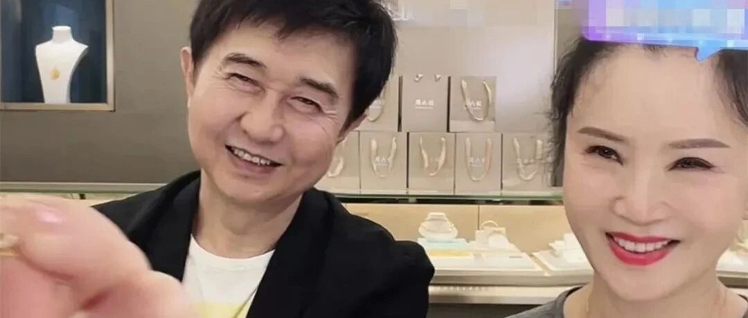 没有滤镜修图明星也真实，任静脸上皱纹不假，但老也老得好看！